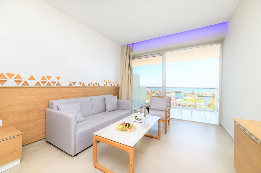 Tasia Maris Seasons Hotel (Adults only) 83/105