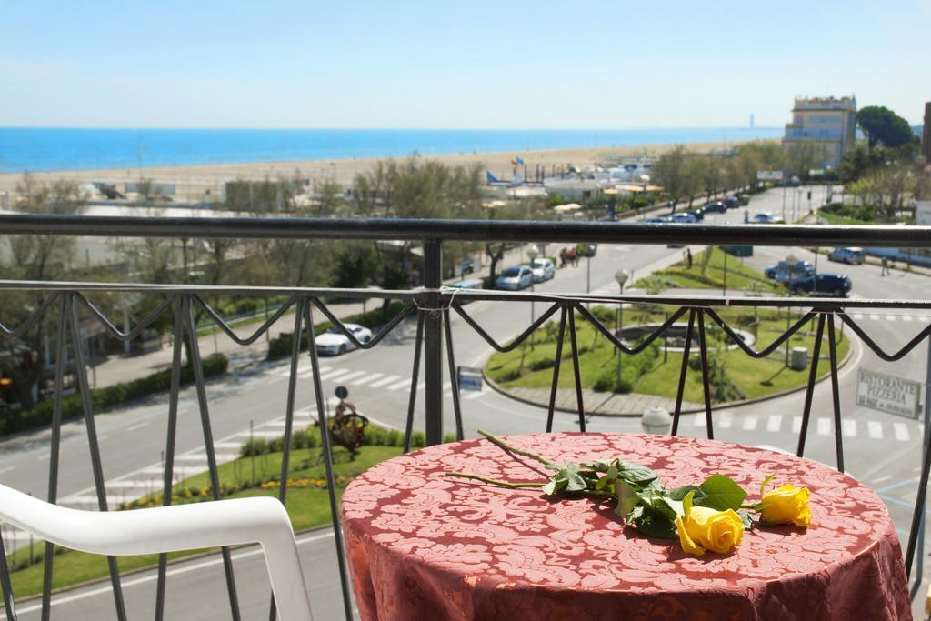 Hotel Lungomare Cervia 27/36
