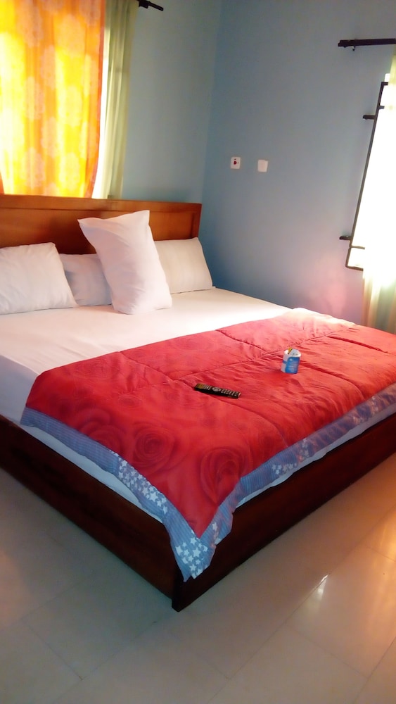 PRESIDENTIAL, KING BED