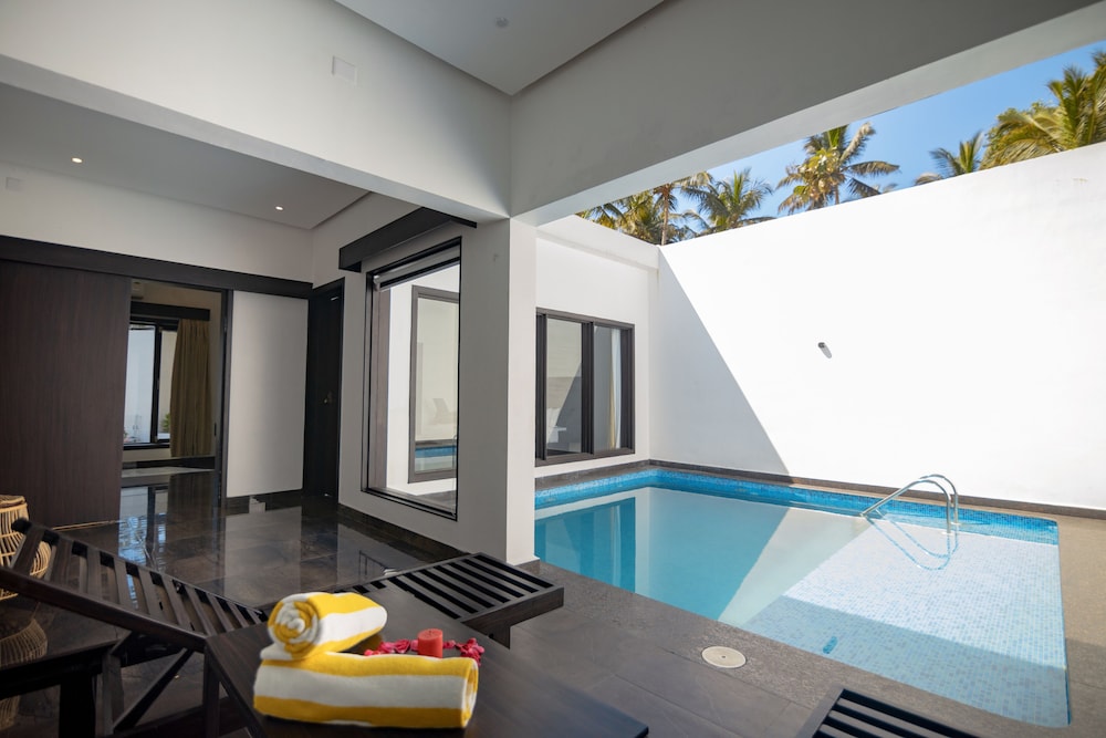 The Saravi Resort 9/31