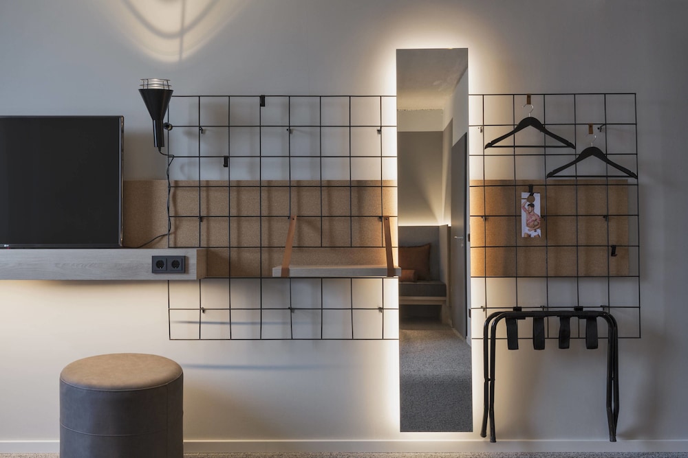 MOXY FRANKFURT CITY CENTER 12/45