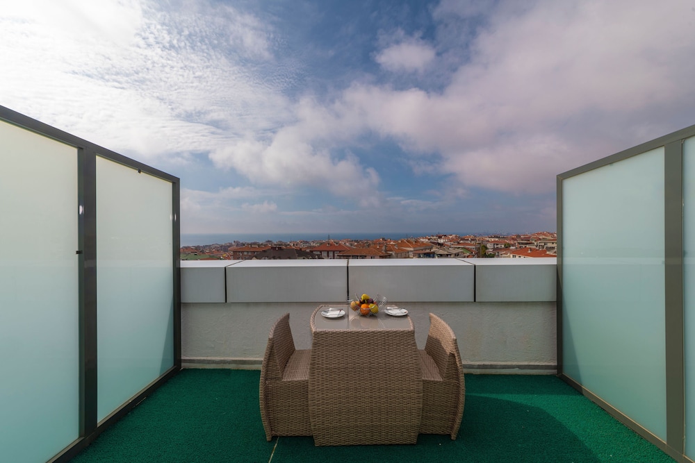 Land Park Hotel Avcilar 5/47