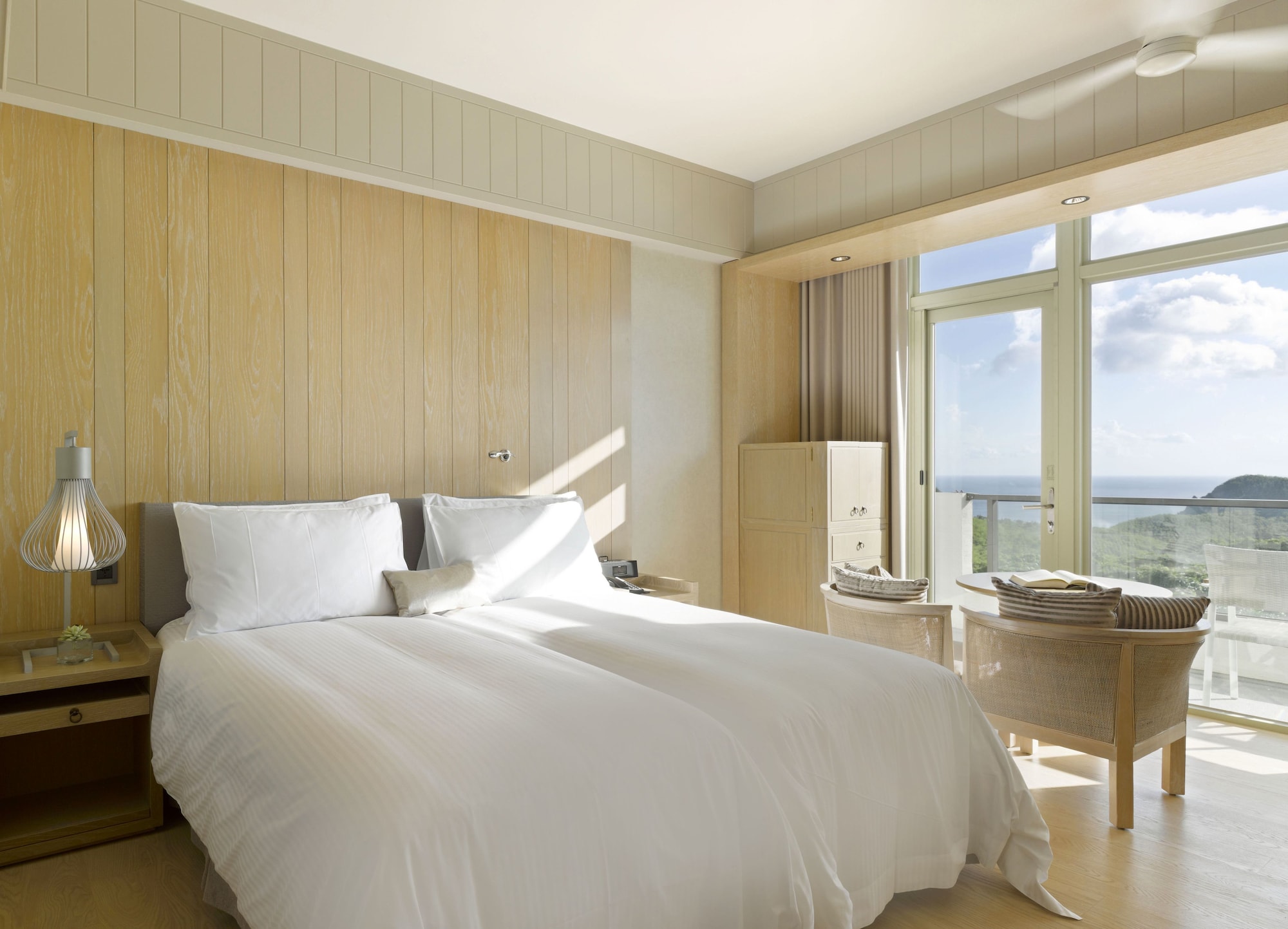 ROOM, OCEAN VIEW