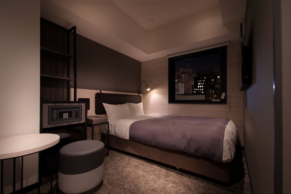 UNIVERSAL, DOUBLE BED