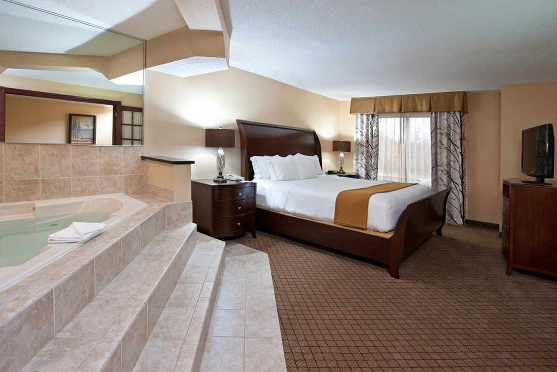 Holiday Inn Express Hotel Suites Wadsworth 21/70