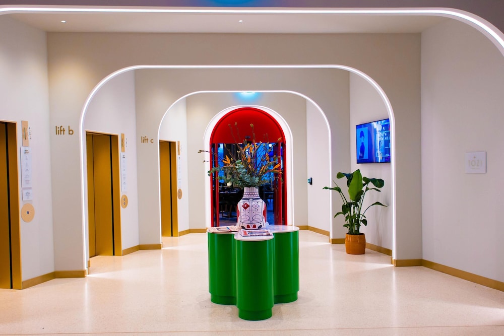 Art otel London Battersea power station powered by Radisson Hotels 7/48