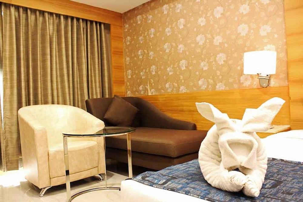 Hotel Chennai Le Palace 39/72