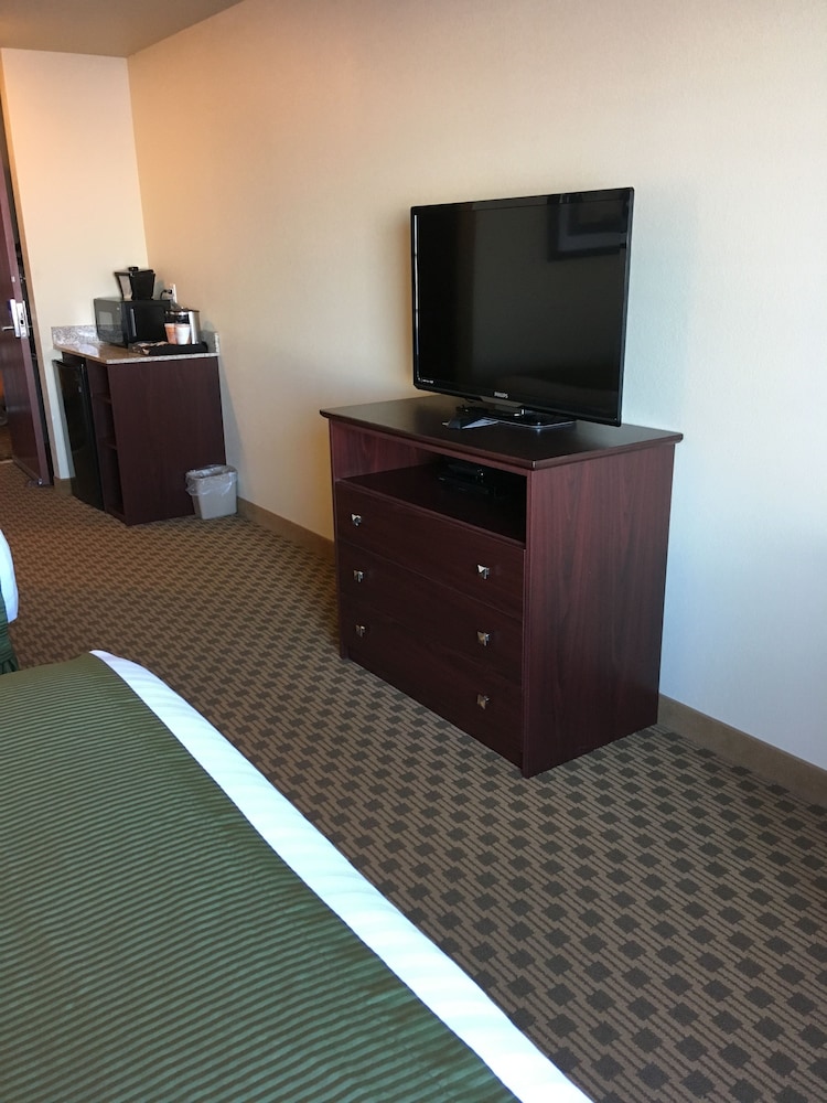 Travelodge by Wyndham Steele 42/49