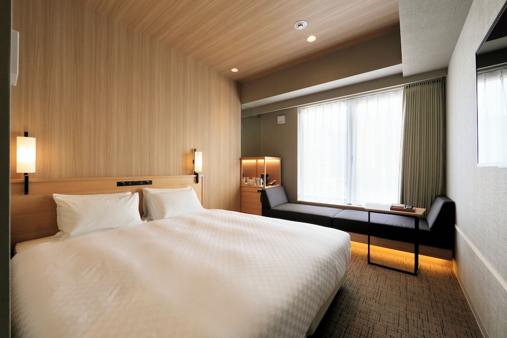 ROOM, KING BED