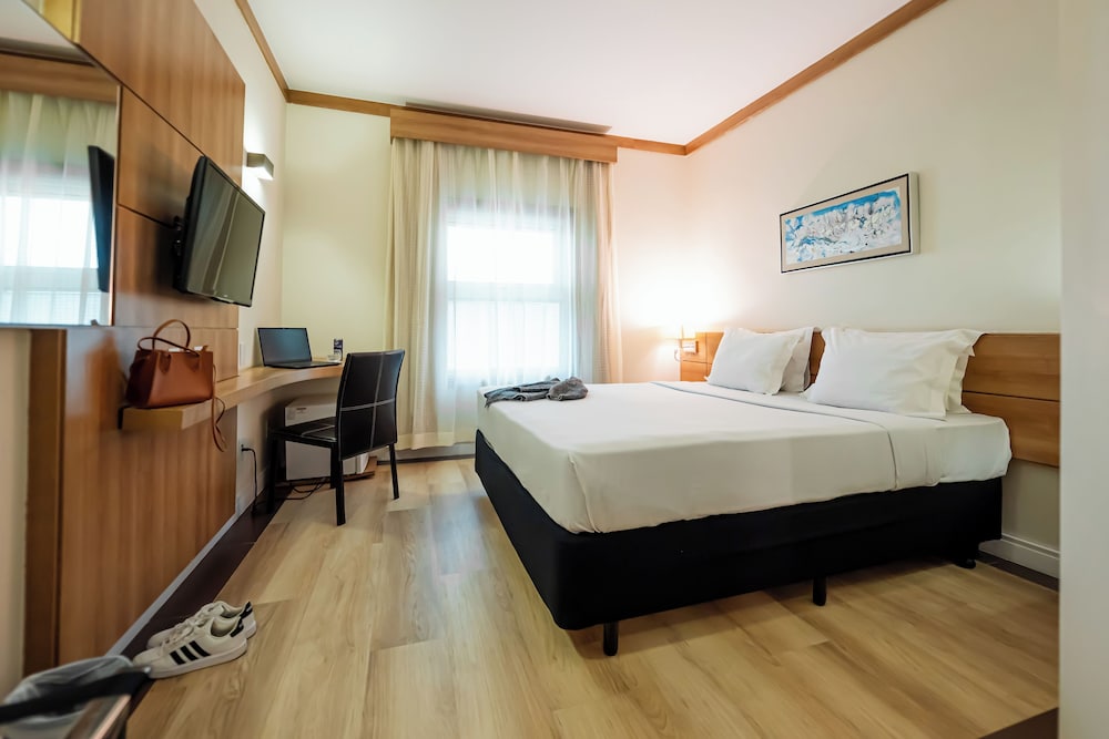 Hotel Intercity Vinhedo 14/66