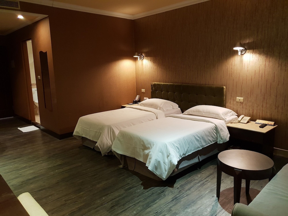 The Riverside Hotel & Motel 16/49