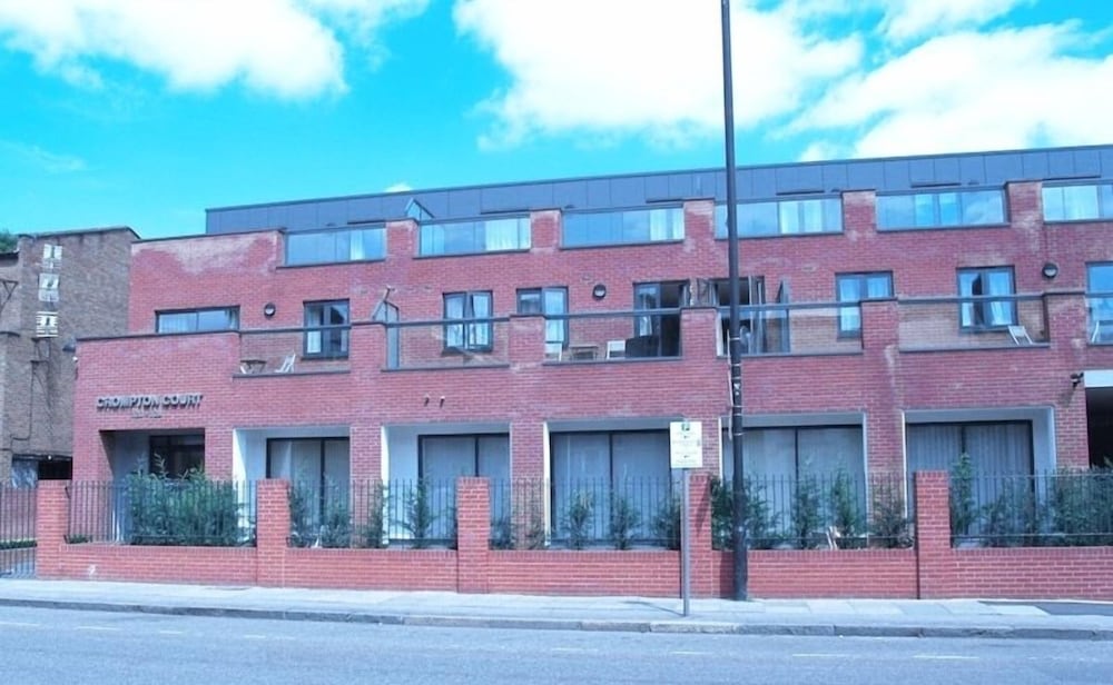 Crompton Court