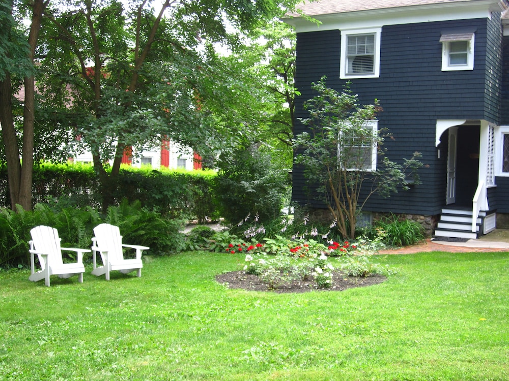 Baldwinsville Bed and Breakfast 56/62