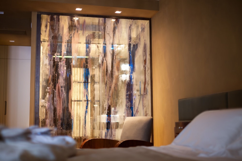 LIASSIDI WELLNESS SUITES 22/46