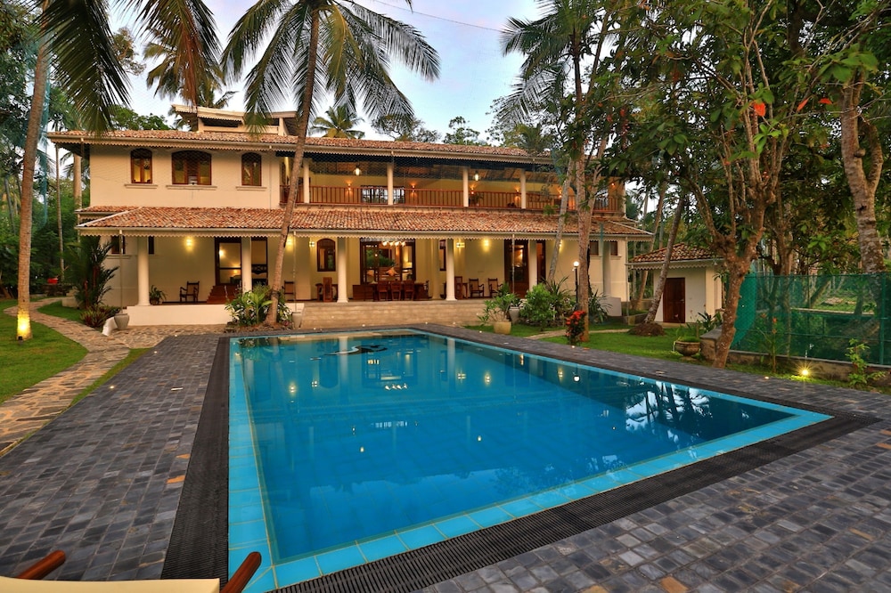 Amara Villa 3/47
