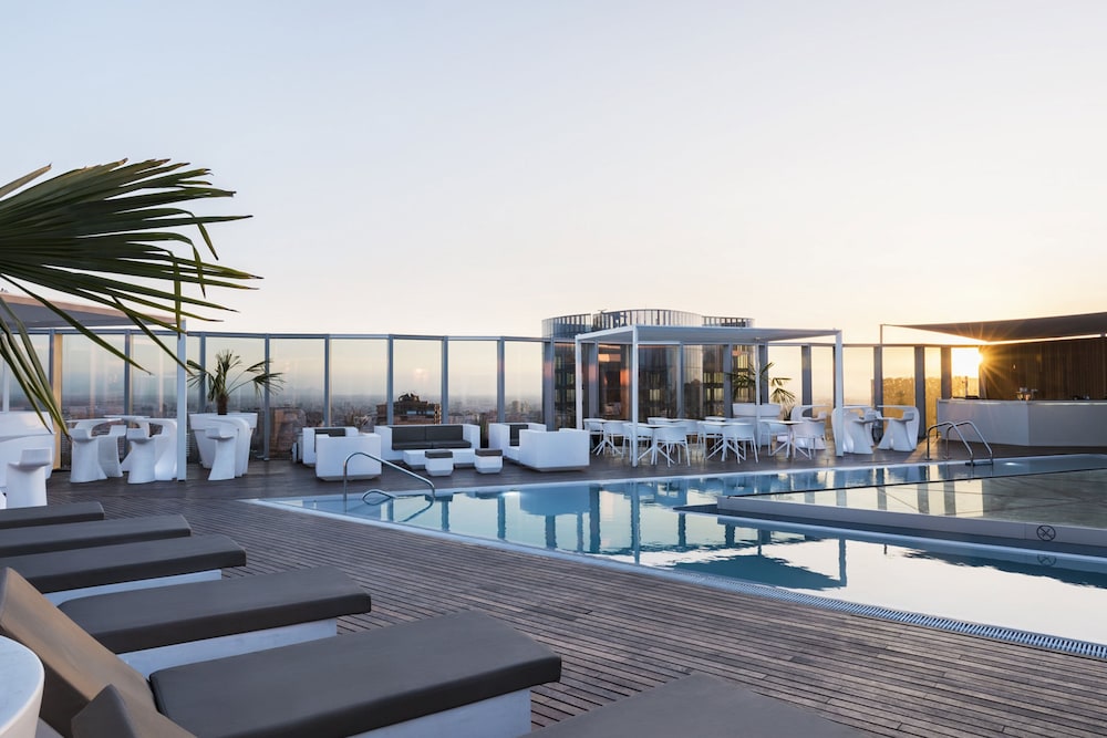 ICON HOTEL 31/58