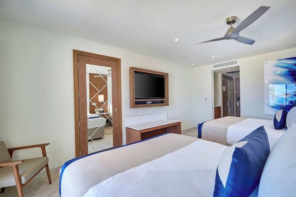 Diamond Club, Walkout, Beach, Luxury, 2 Queen Beds، Royalton Grenada, an Autograph Collection All-Inclusive Resort 6/10
