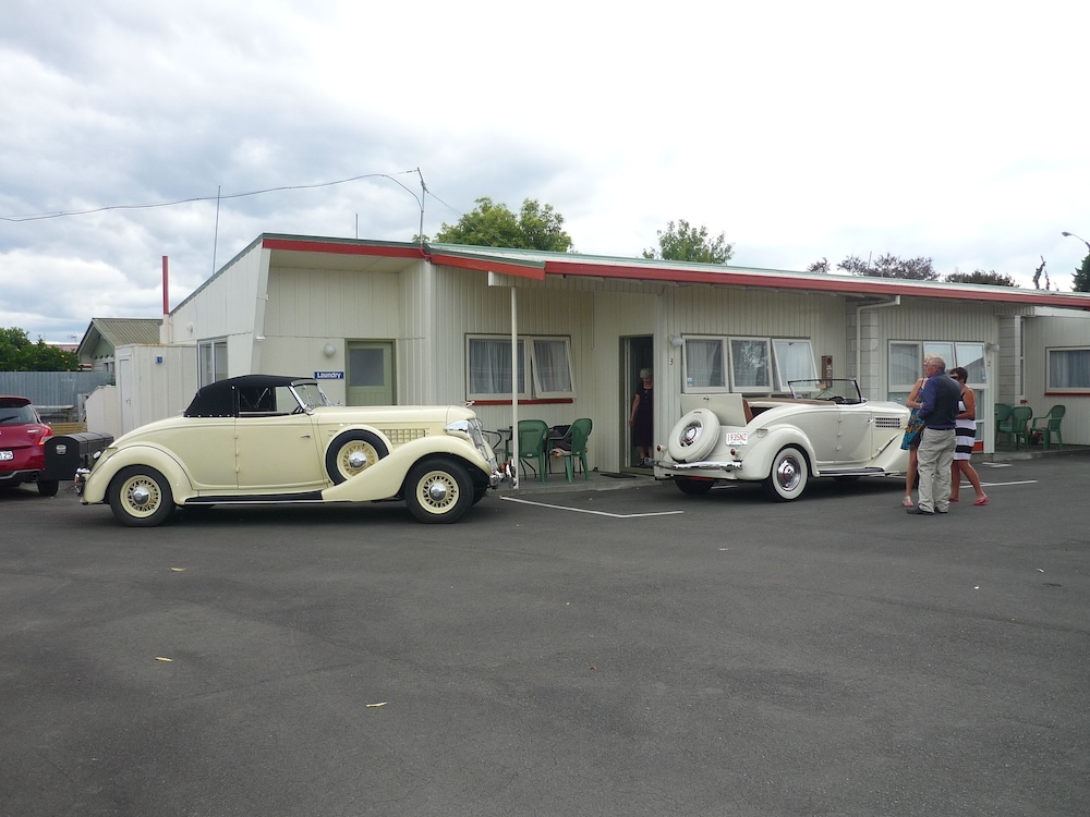 Spanish Lady Motel 38/46