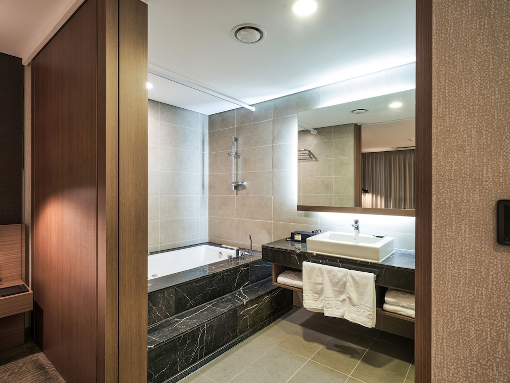 Ramada Encore by Wyndham CheonAn 50/50