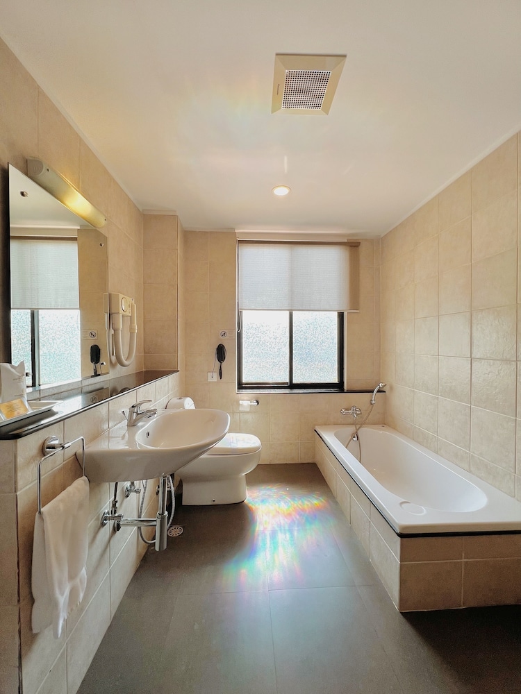KHANG RESIDENCY 27/27