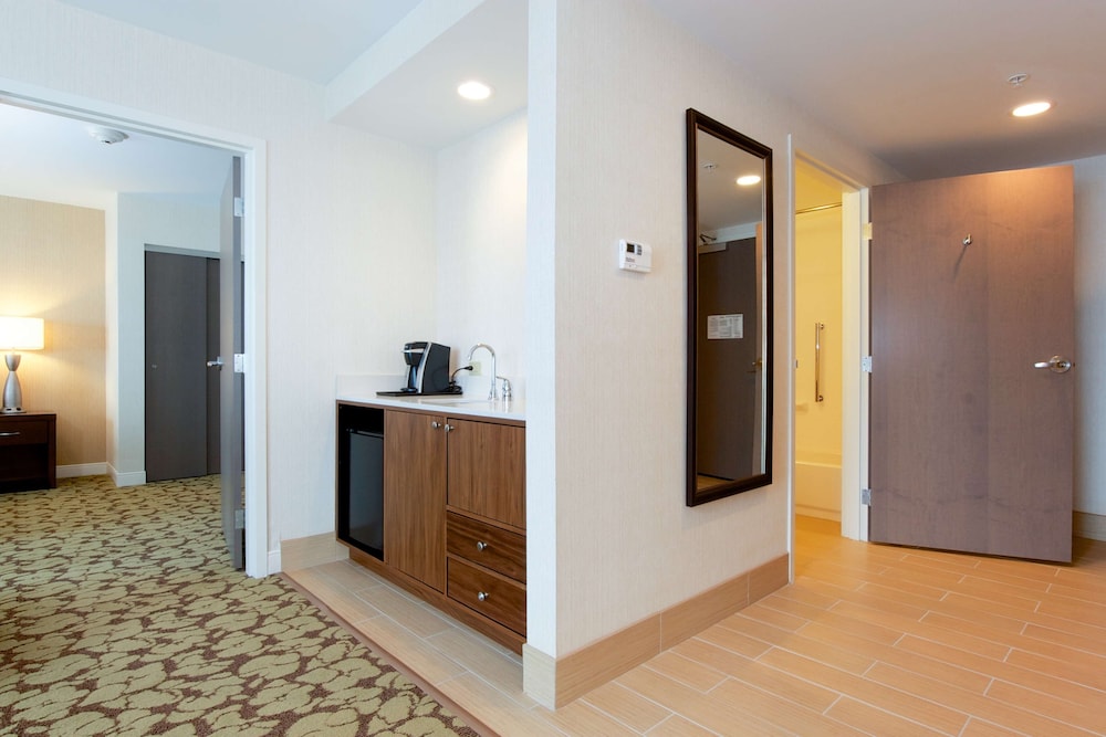 Hilton Garden Inn Burlington Downtown 6/73
