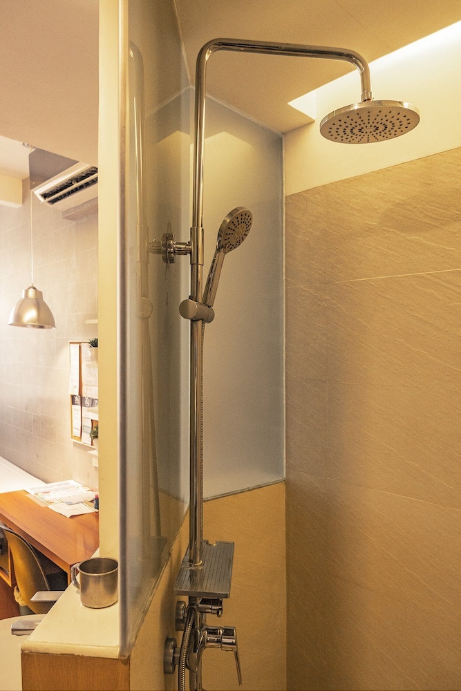 Selah Pods Hotel Manila 62/69