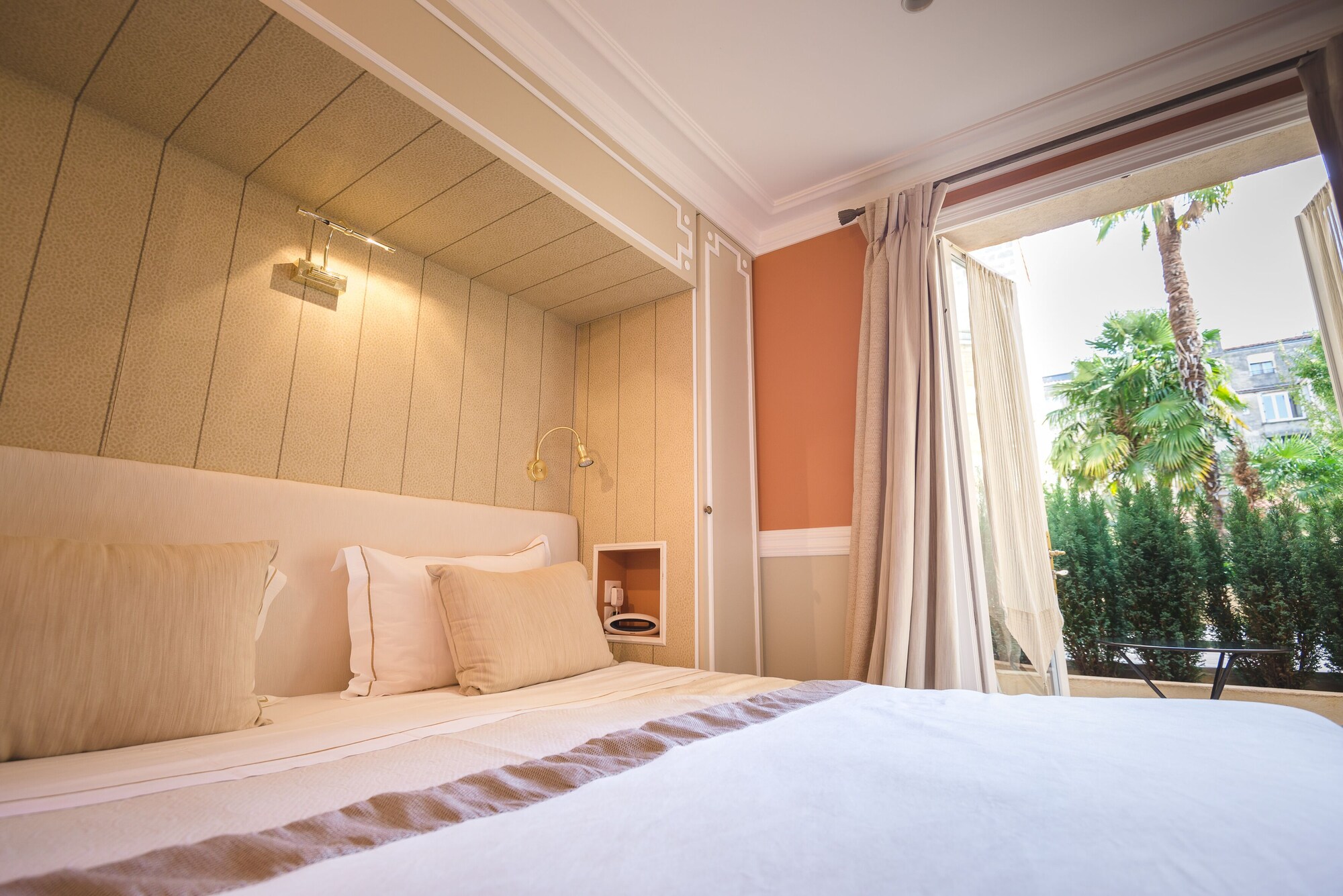 Privilege, Suite, King Bed, Sofa