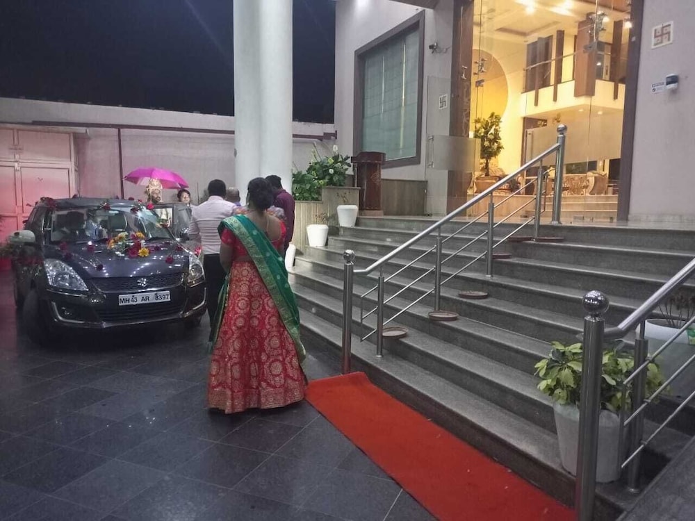 Devashish Hotel 19/27