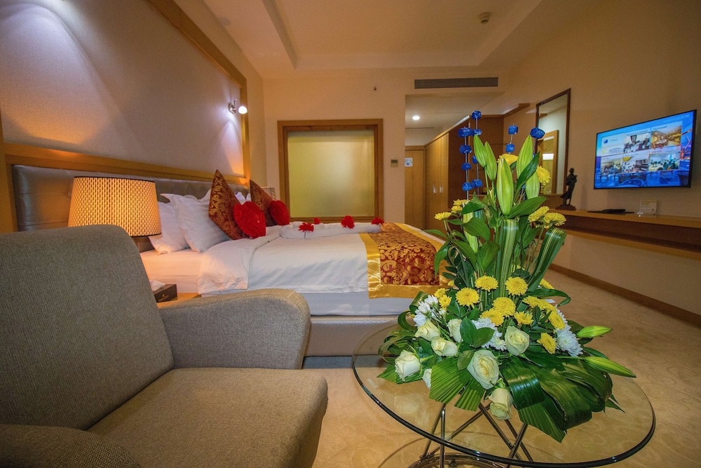 Golden Tulip Westlands Nairobi 21/75