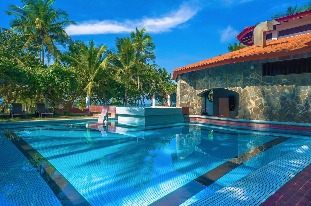 Las Olas Beach Resort 22/50