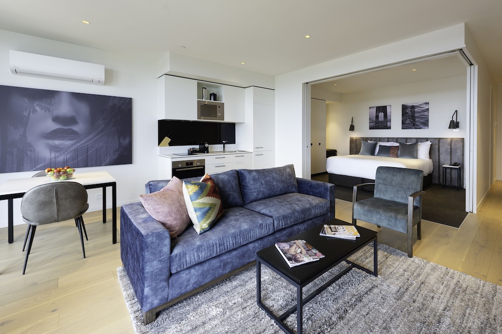 Oaks R Suites Geelong 27/50