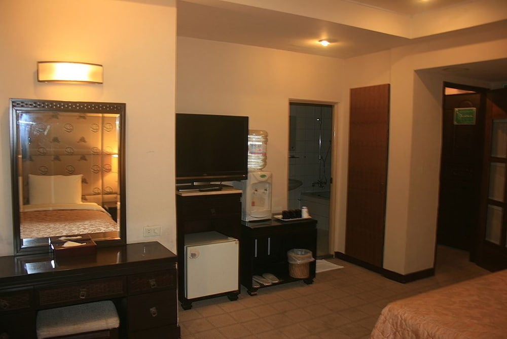 Warm Life Hotel 7/8
