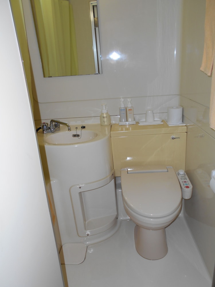 New Central Hotel Katsuta 65/70