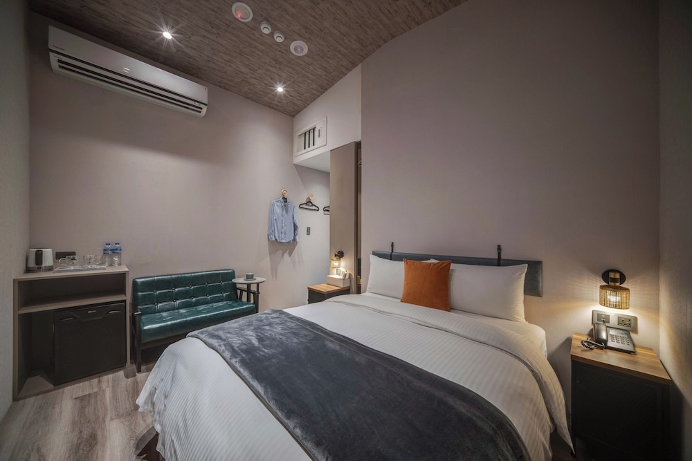 Fun Stay Inn Ximen 22/48