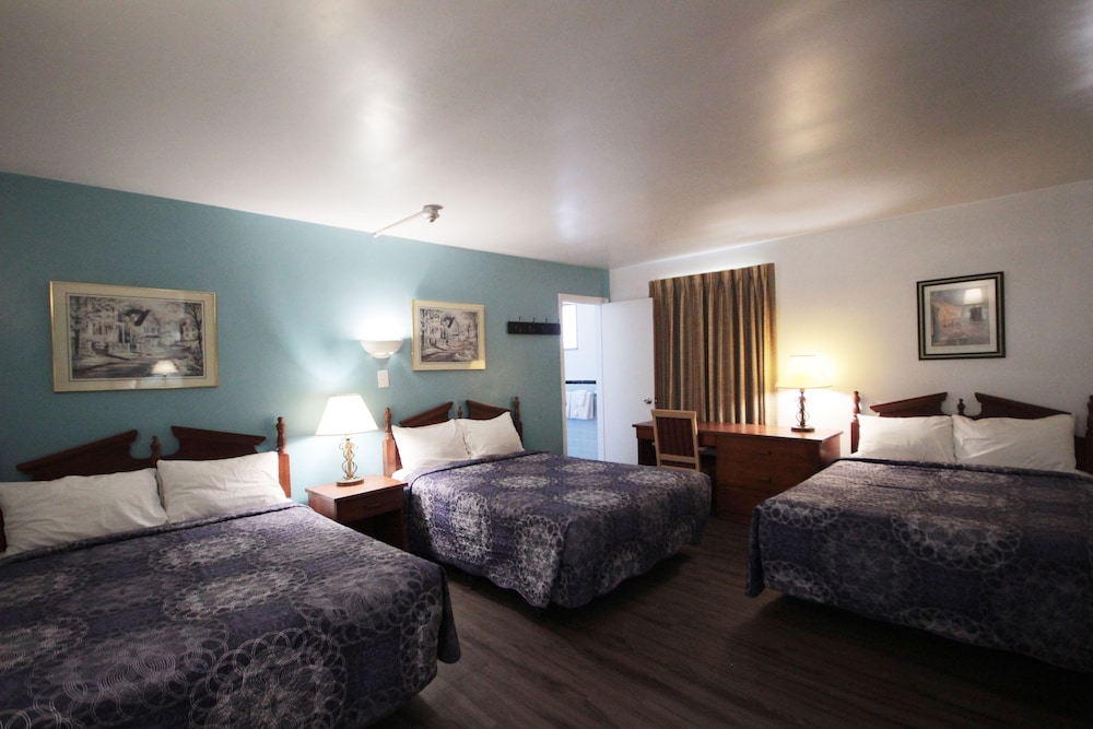 6267 Persepolis Inn 12/70