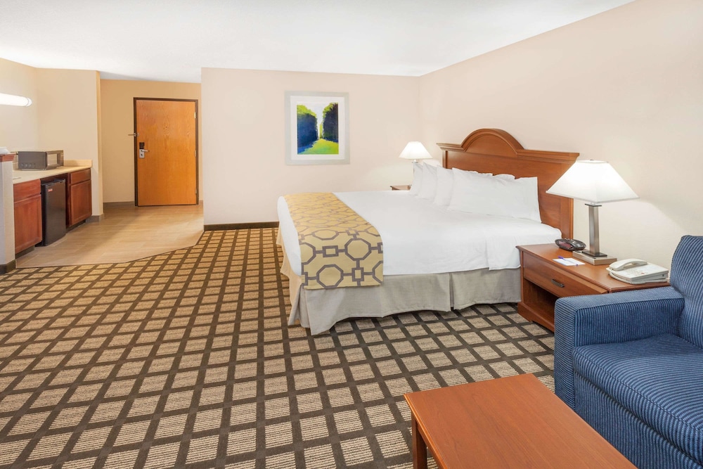 Galesburg Inn and Suites 27/42