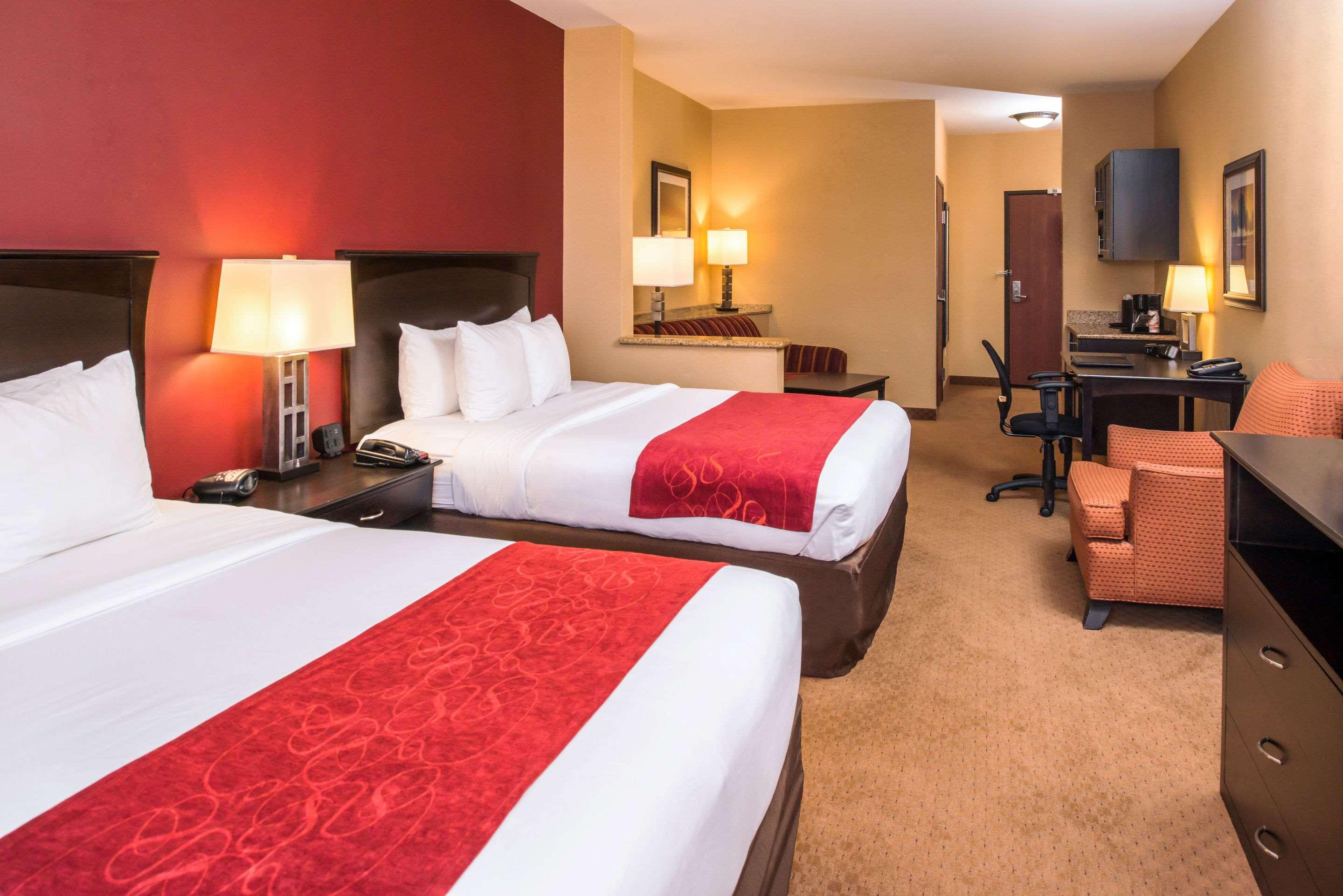 SUITE, 2 QUEEN BEDS