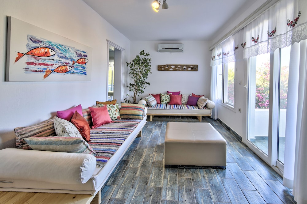 Kefi Beach And Suites 29/50