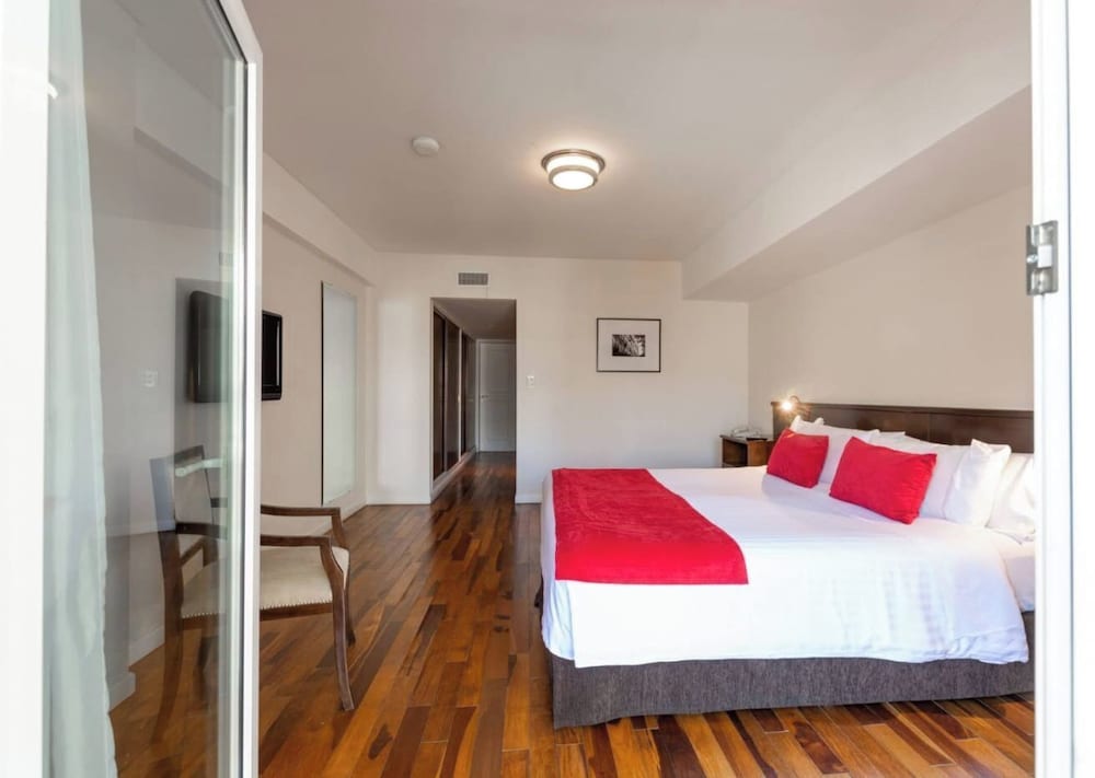 PRESIDENTIAL, SUITE