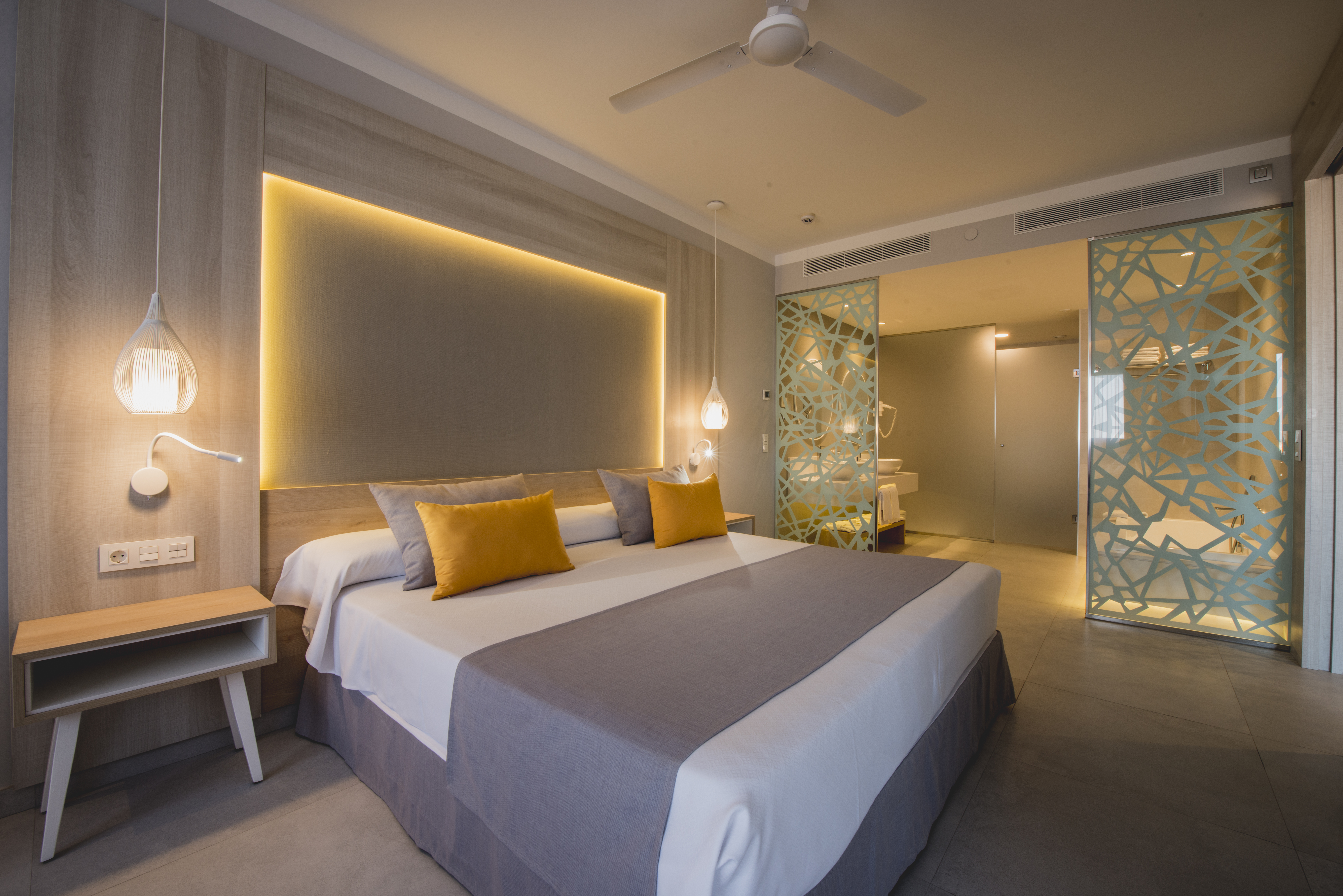 Suite, King Bed