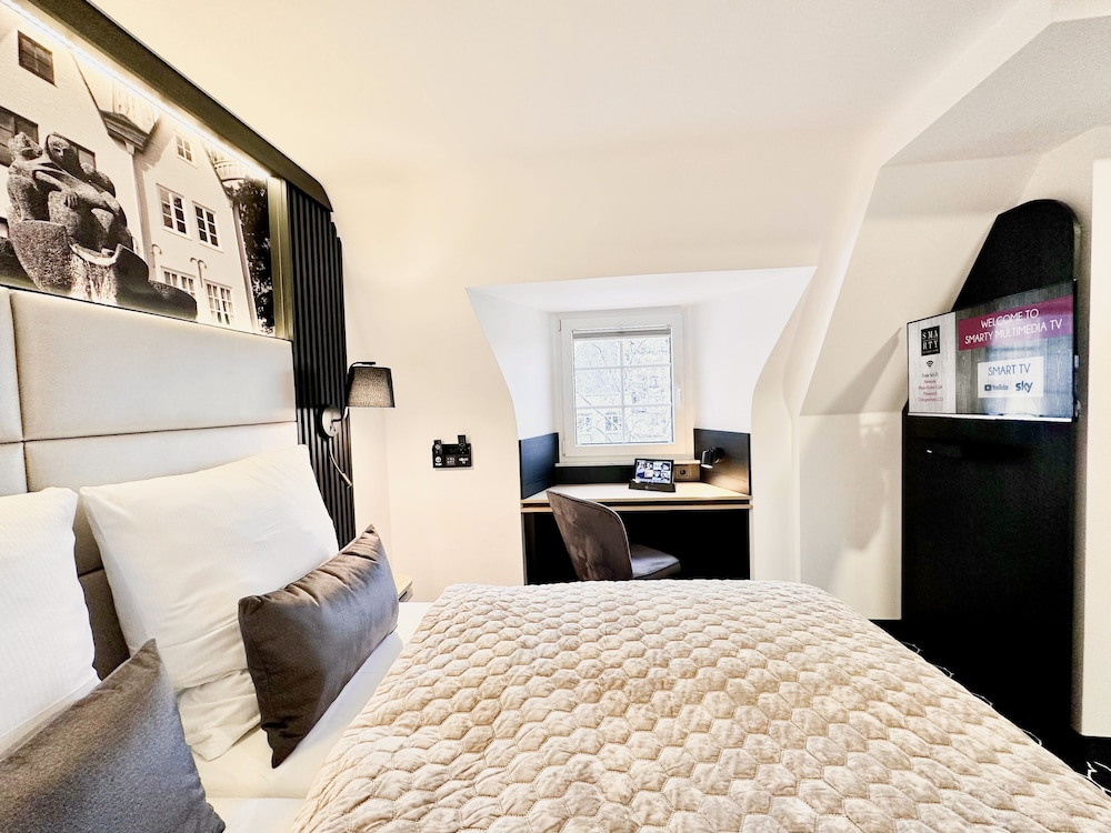 2 BEDROOMS, PANORAMIC, SUITE