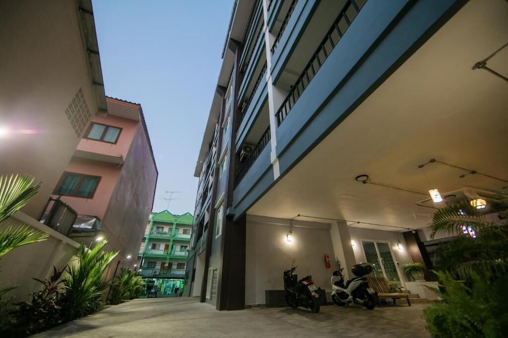 Nalanta Pattaya Hotel 4/29