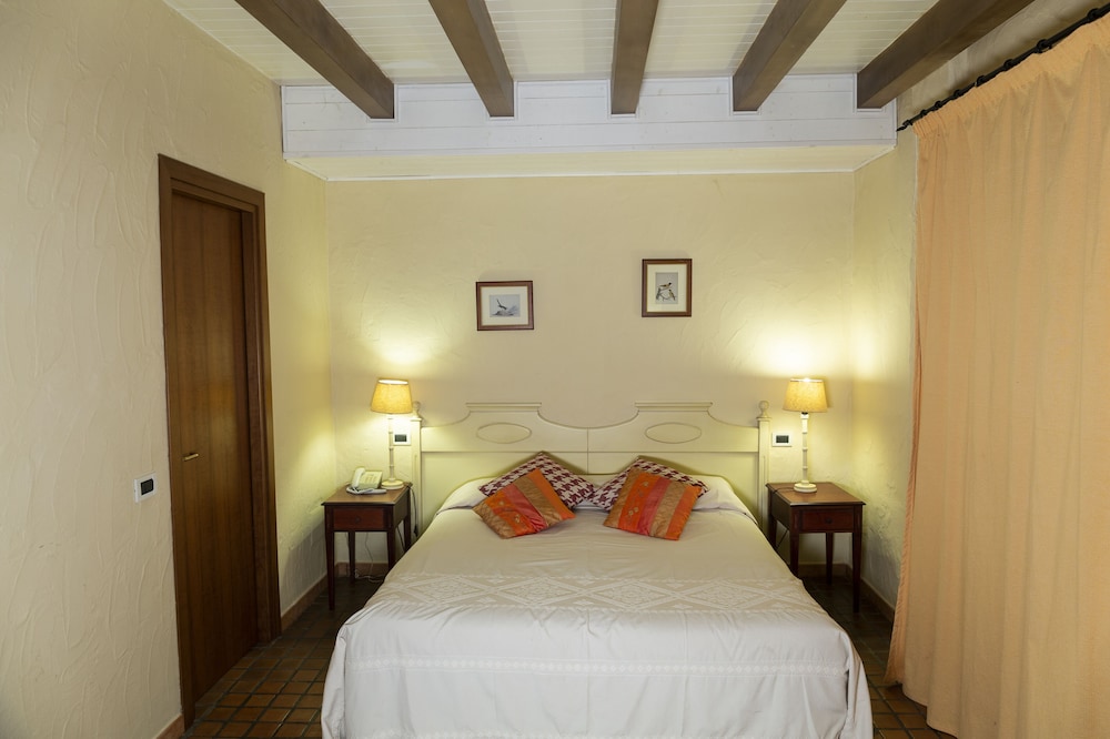 IS BENAS COUNTRY LODGE 22/63