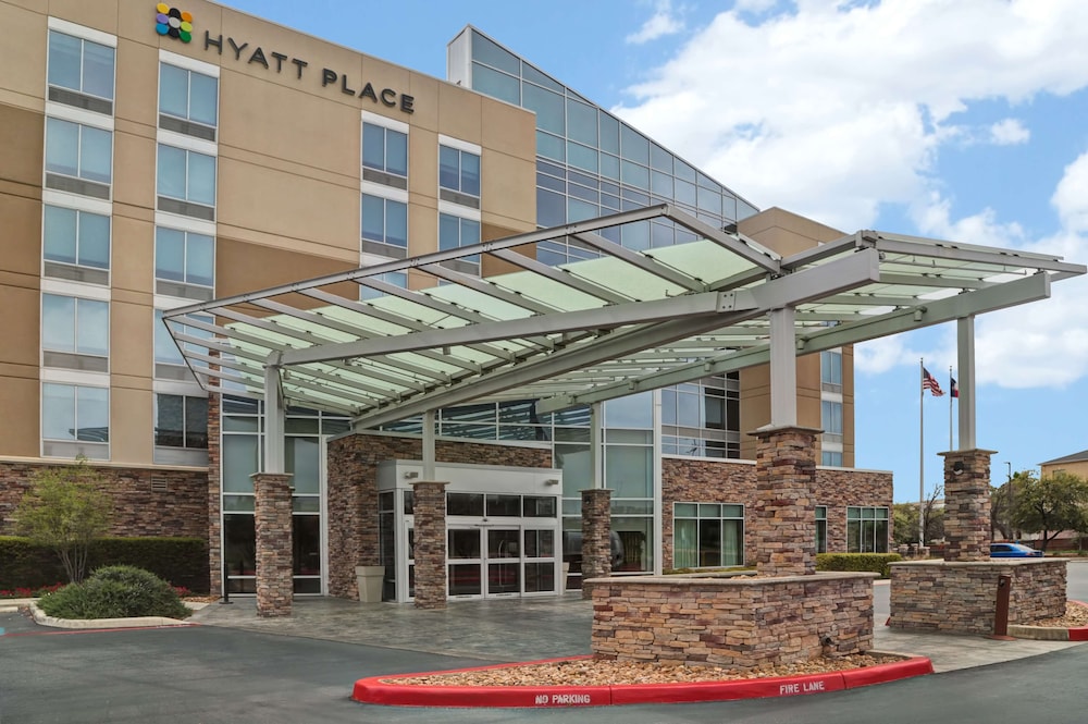 Hyatt Place San Antonio–North/Stone Oak 60/62