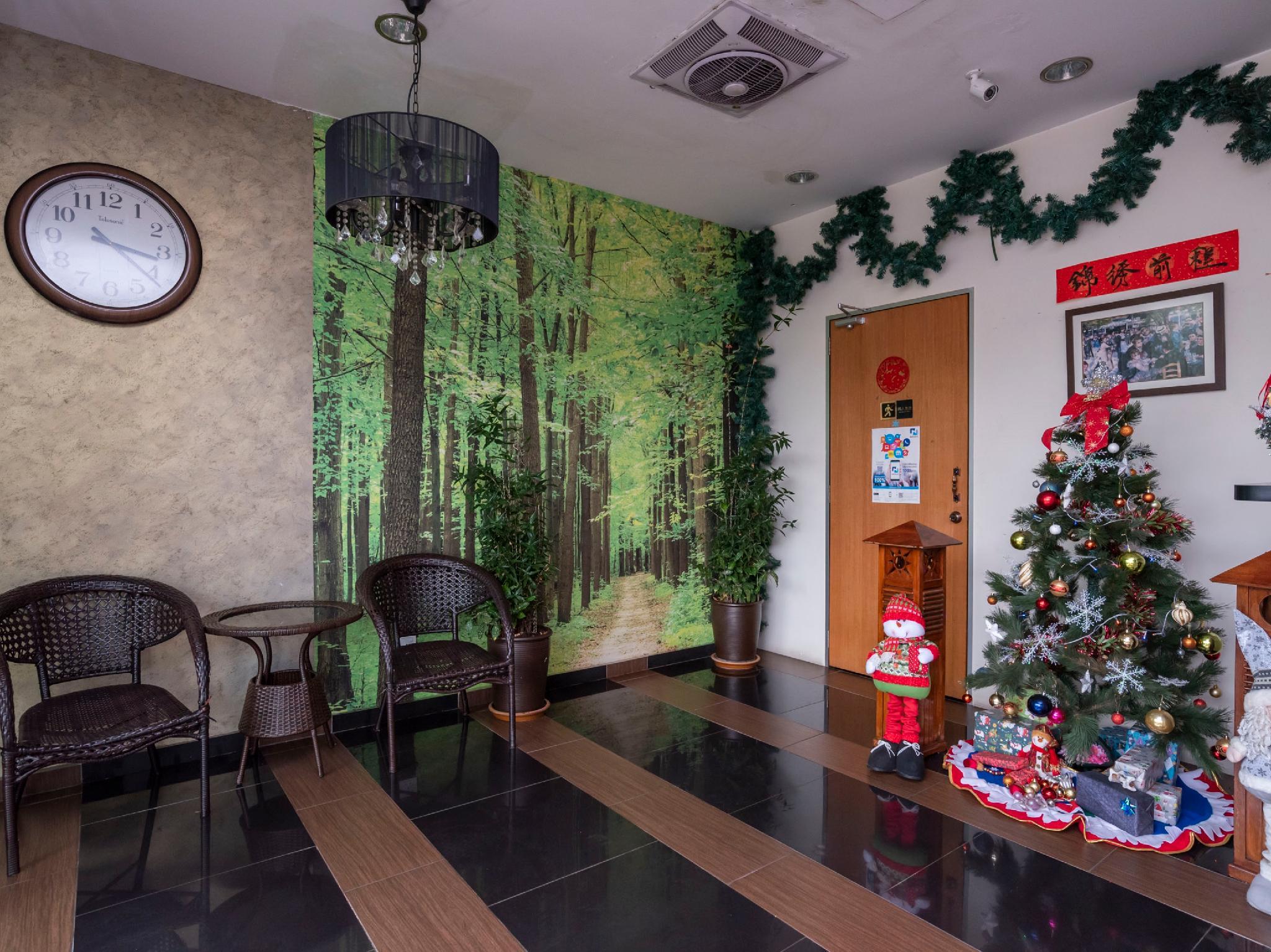 Oyo 614 D'pinetrees Hotel 16/26