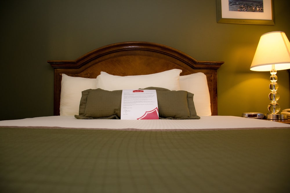 Ramada by Wyndham Medicine Hat 36/75