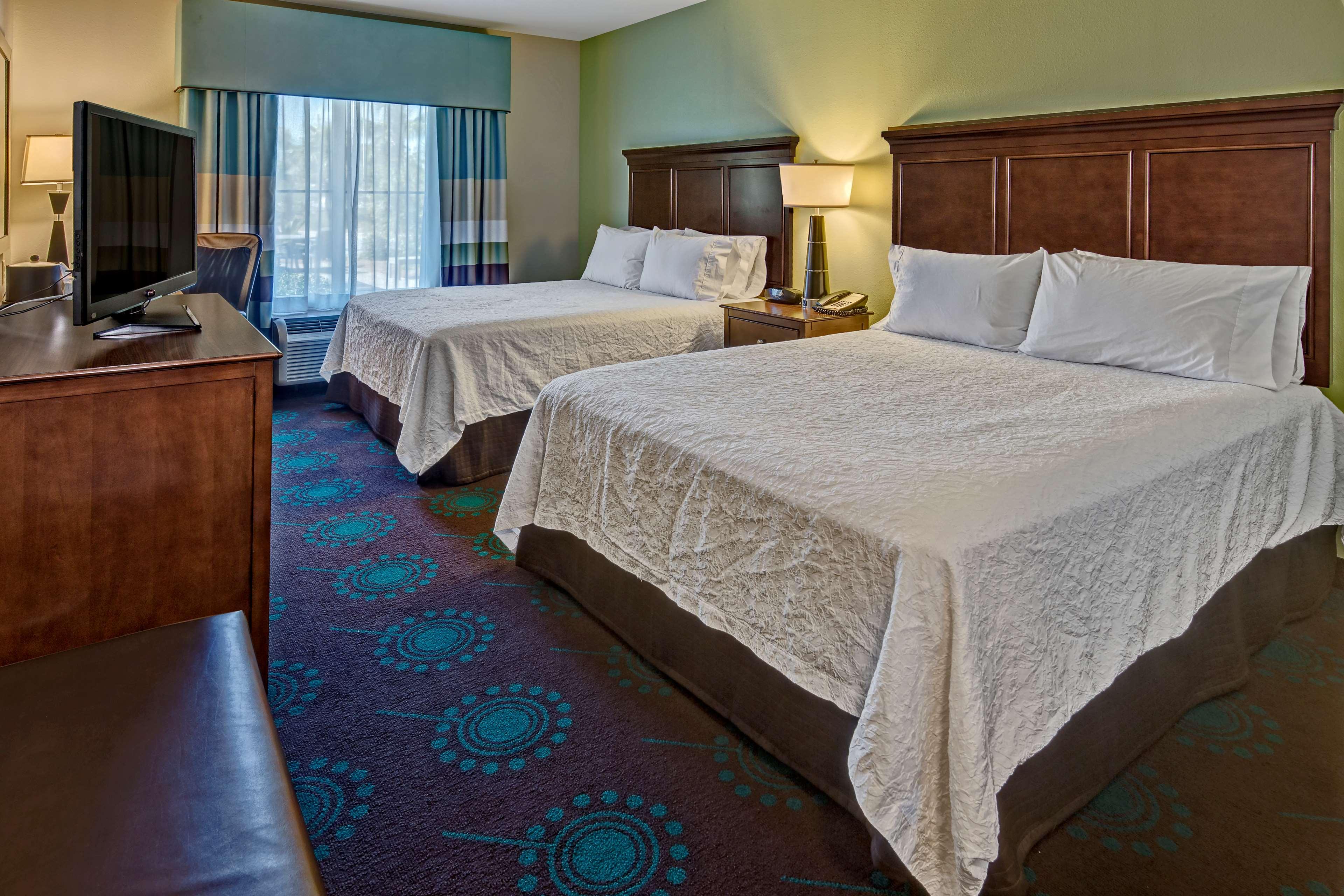 ROOM, 2 QUEEN BEDS, PARTIAL VIEW, ACCESSIBLE