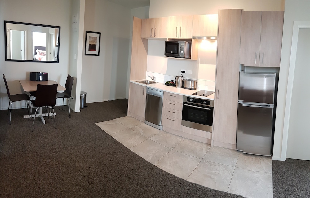Ramada Suites by Wyndham Christchurch City 6/24