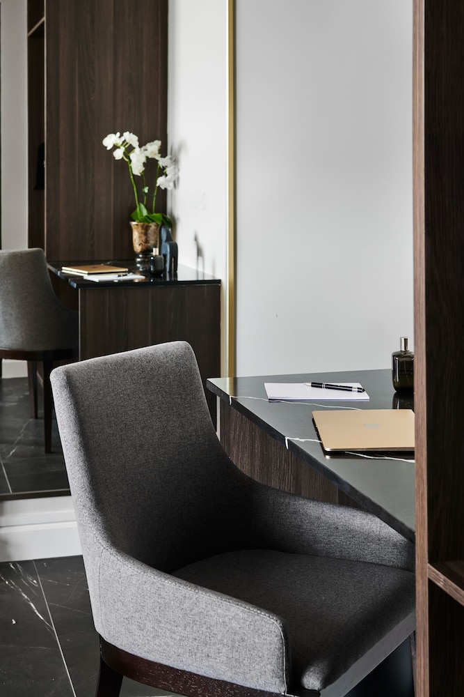 Crowne Plaza Sydney Burwood 15/60