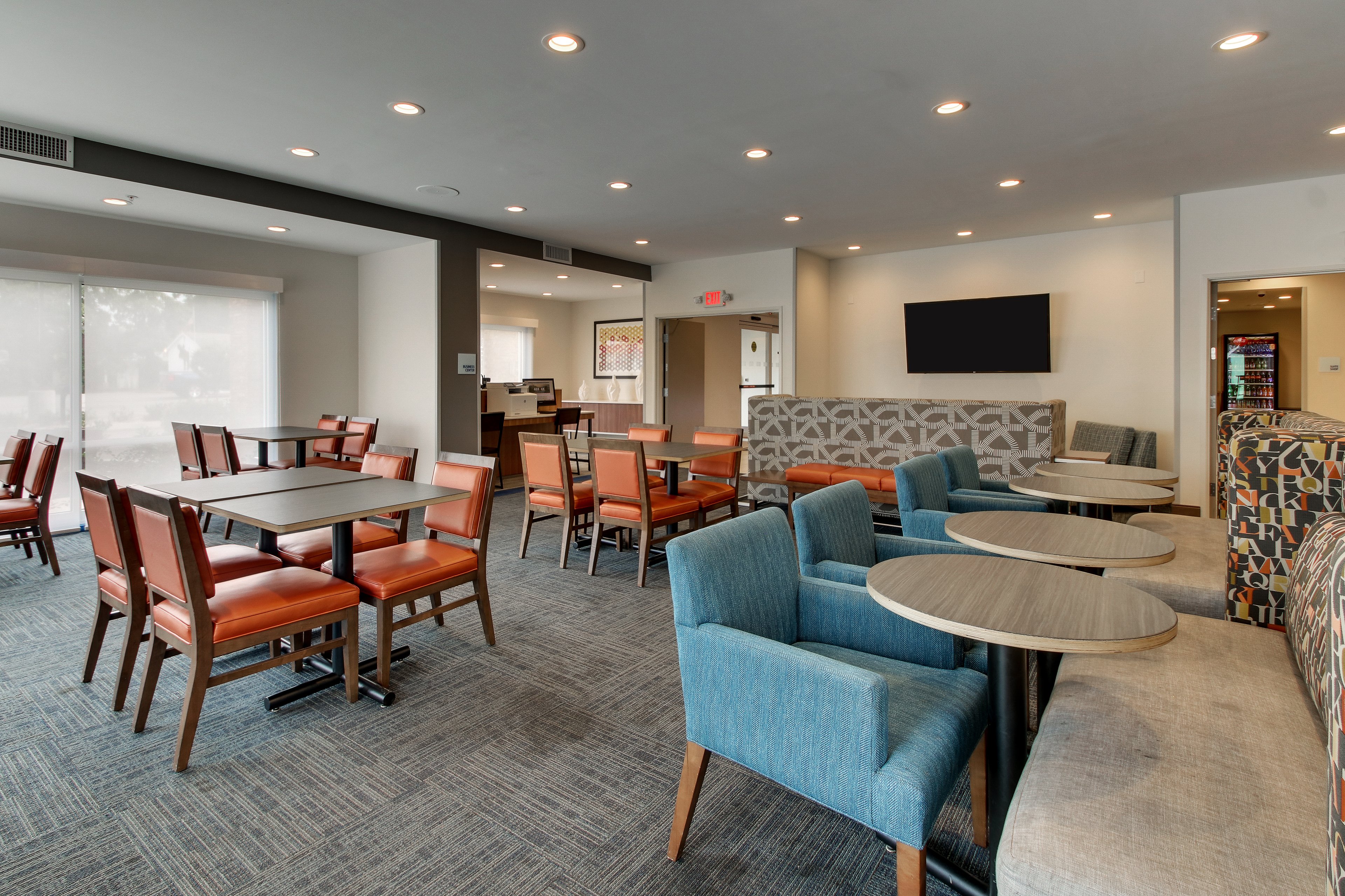 Holiday Inn Express Suites Ithaca 65/69